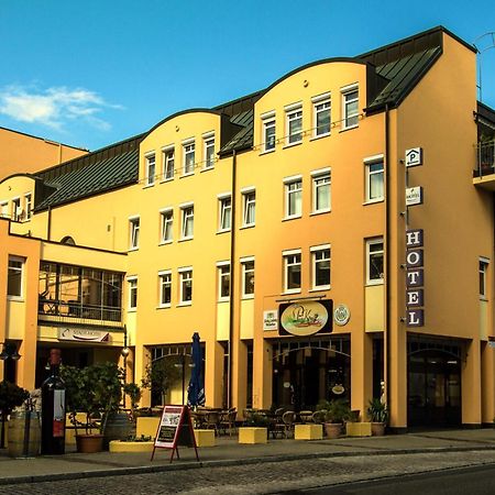 Stadt-Hotel Loerrach Gbr Екстериор снимка