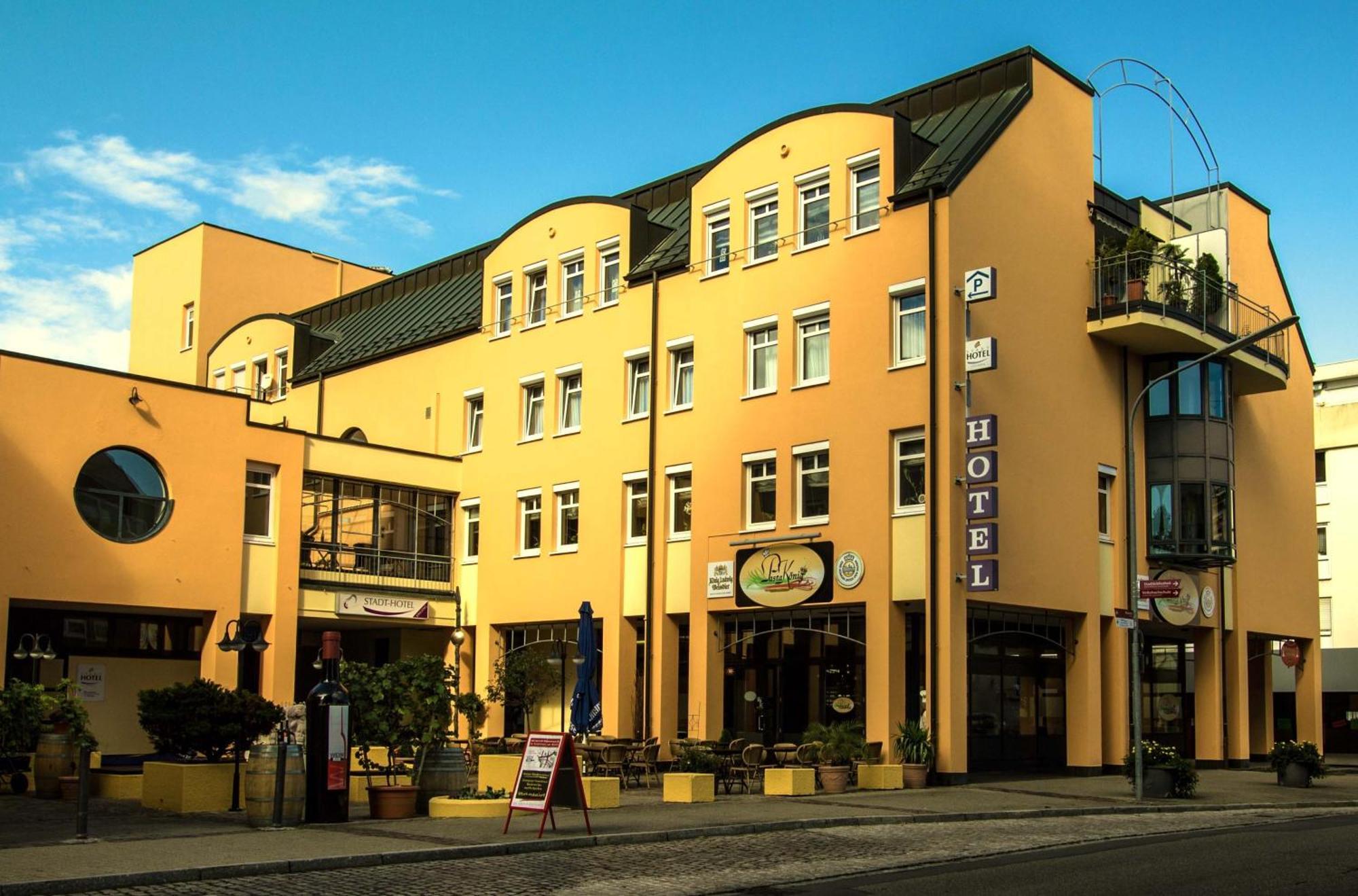 Stadt-Hotel Loerrach Gbr Екстериор снимка