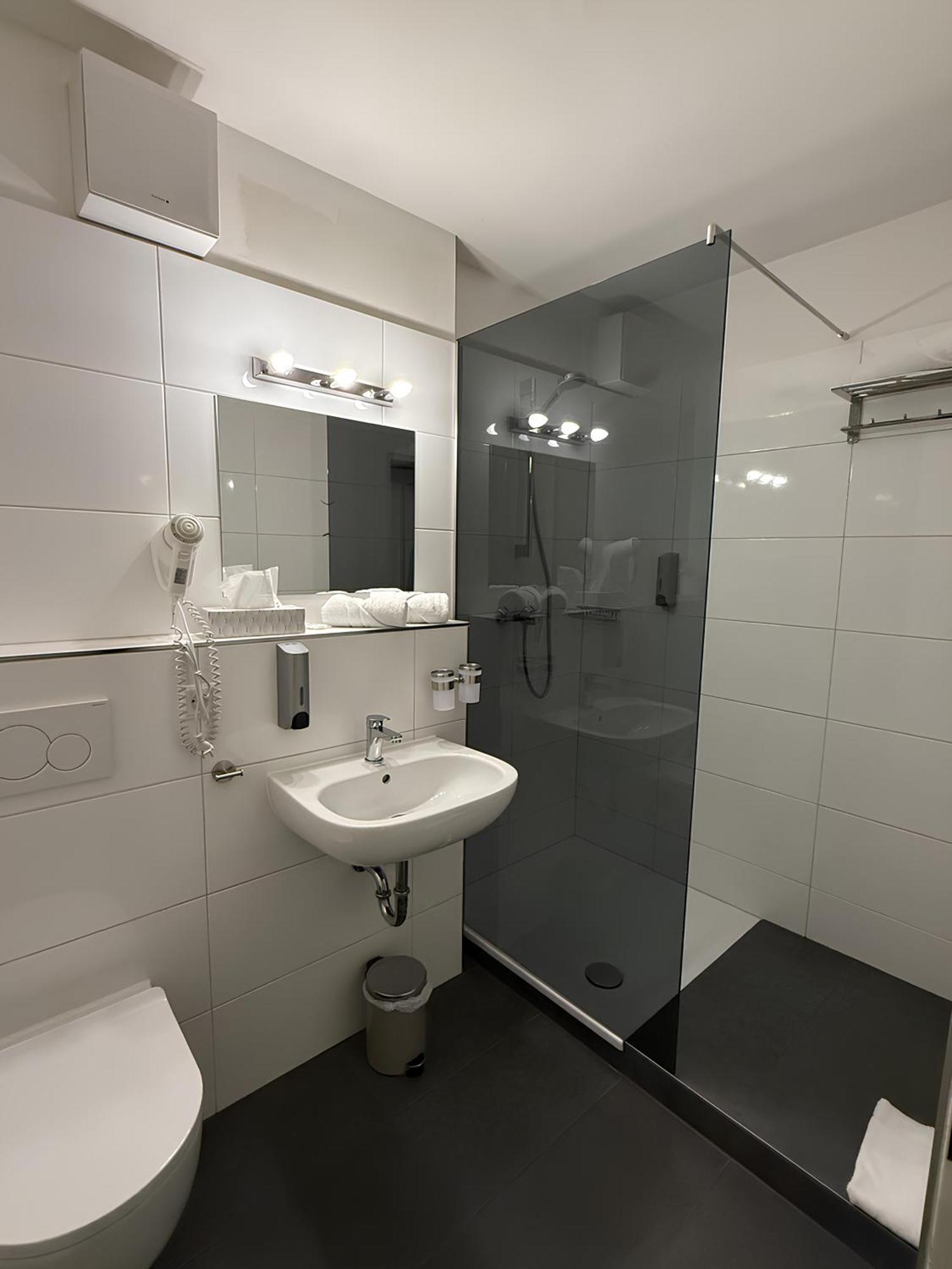 Stadt-Hotel Loerrach Gbr Екстериор снимка