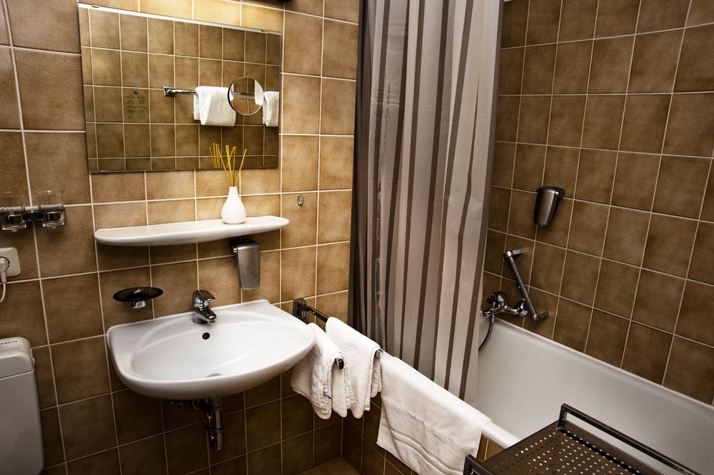Stadt-Hotel Loerrach Gbr Екстериор снимка